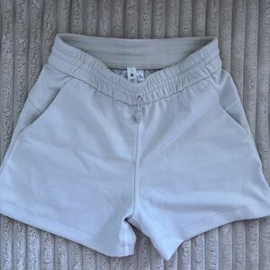 Bone lululemon shorts